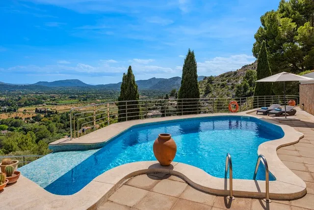 Superb offer: Luxury sea view villa with rental license for sale in Puerto Pollensa, Mallorca — photo 6