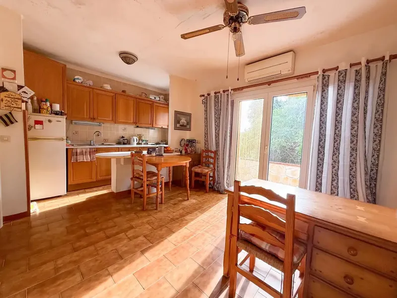 Townhouse near the coast in a quiet family community — photo 1