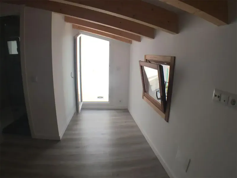 Casa situada en Bunyola, muy bien ubicada. Tiene una superficie construida de 123 m² distribuidos en cuatro plantas que se comunican entre e — photo 7