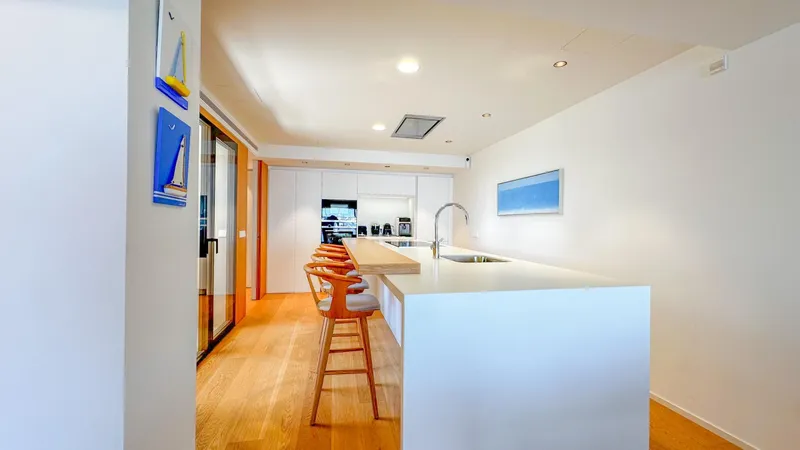 Impressive apartment with sea and cathedral views on Paseo Marítimo — photo 8