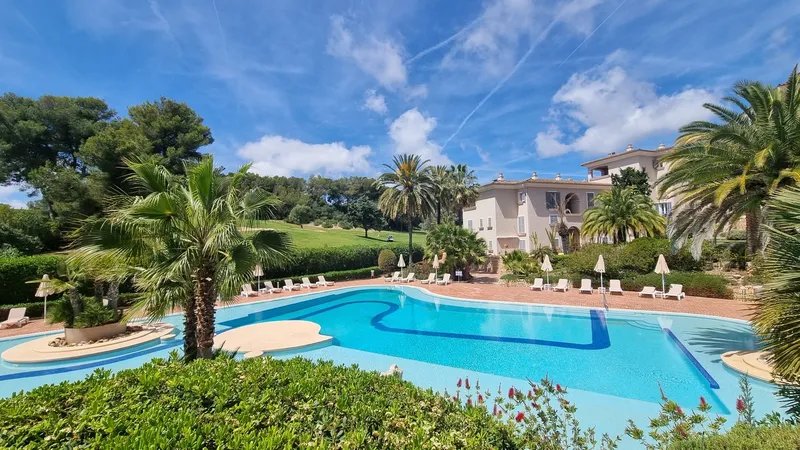 VE-JHRE047 – Elegant apartment in the exclusive residential complex Bendinat Golf next to the Bendinat golf course. — photo 4