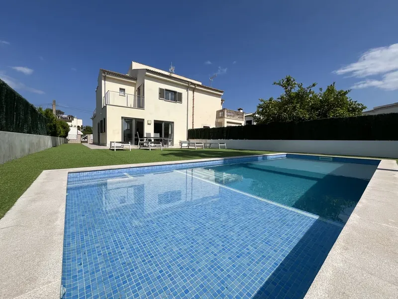 Villa in Platja De Muro, Mallorca — photo 1