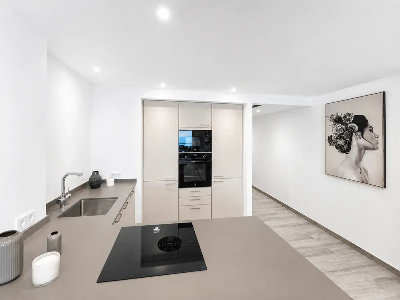 Luxurious modern apartment on the first sea line in Santa Ponsa — photo 11