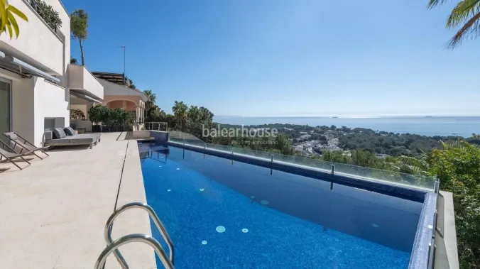 Exceptional villa with panoramic sea views and lush green surroundings in Bendinat — photo 1