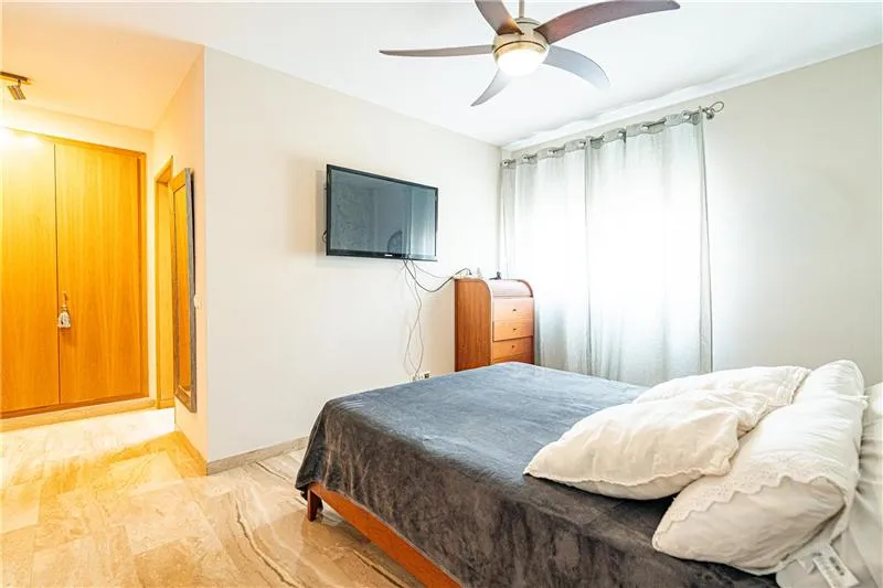 Designer penthouse of approx. 240 m² in a residential complex with a swimming pool in the Zona Colegios area — photo 11