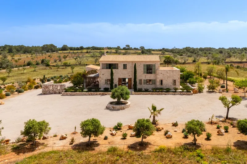 Stone finca with distant views near Ses Salines and Santanyí — photo 9