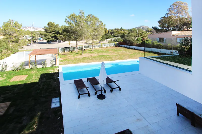 Modern 6-bedroom villa with swimming pool for rent — photo 12