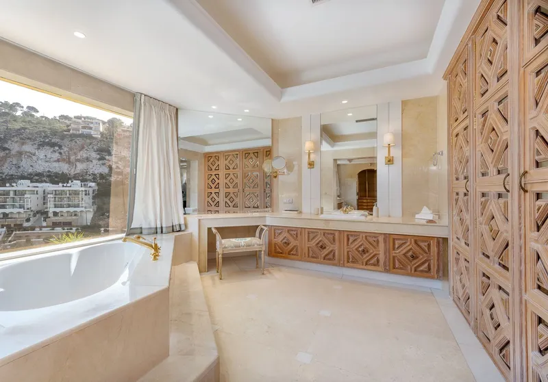 Villa with sea access and private dock in Port d'Andratx for rent — photo 12