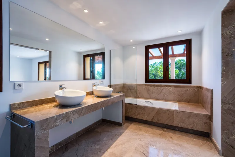 Unique estate with harbour views — photo 10