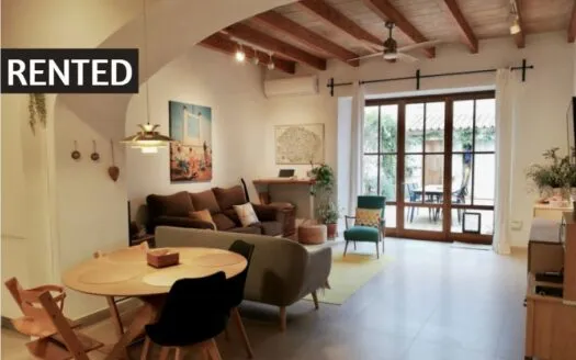 Unfurnished Townhouse in Santa Maria Village – For Rent — photo 1