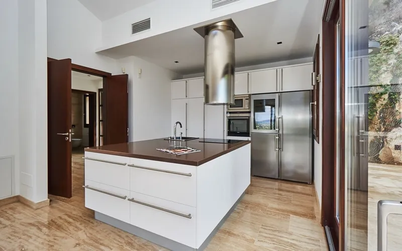 Elegant villa with vacation rental license and spectacular views of the golf course in Canyamel — photo 6