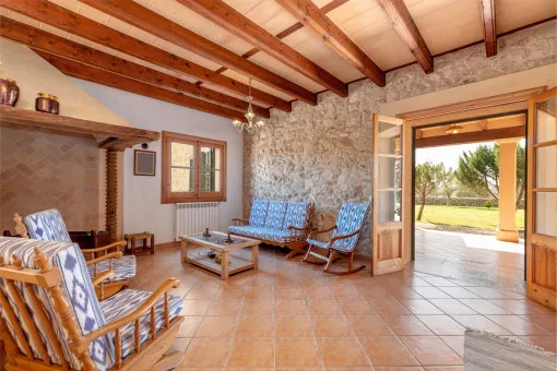 Lloret de Vistalegre, spacious finca in traditional style — photo 7