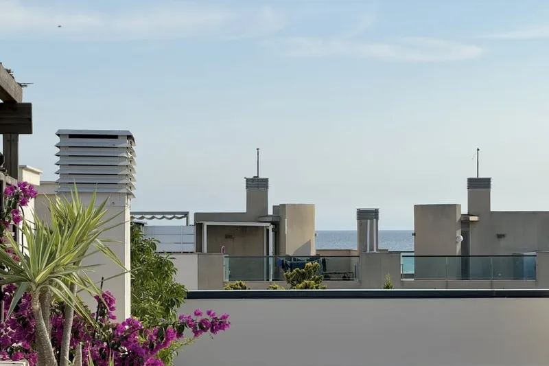 Renovated townhouse with rooftop terrace in Molinar — photo 1