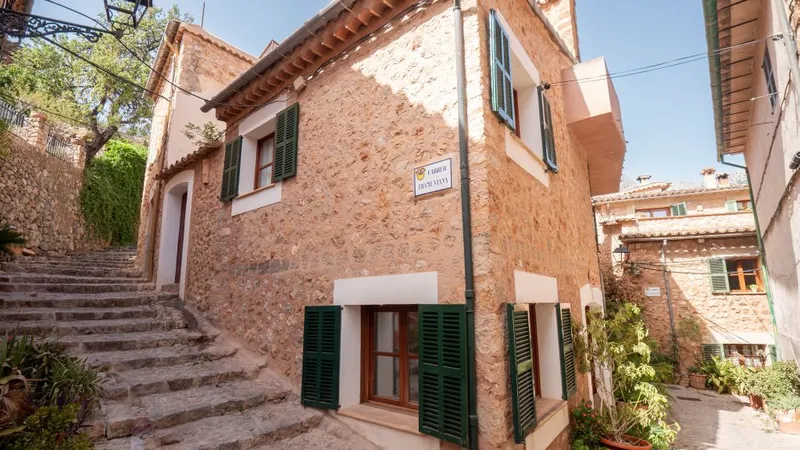 Cozy town house with a private patio and stunning views in Fornalutx — photo 4