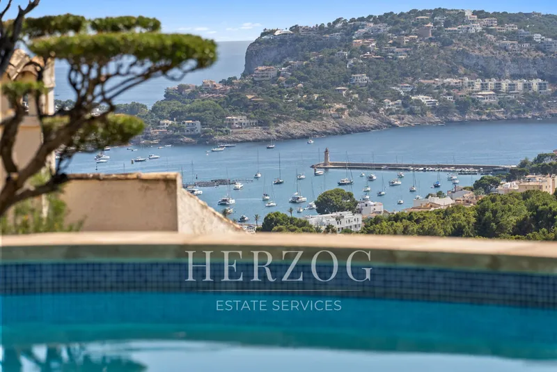 Mediterranean villa with spectacular harbor and sea views in Port d'Andratx — photo 1