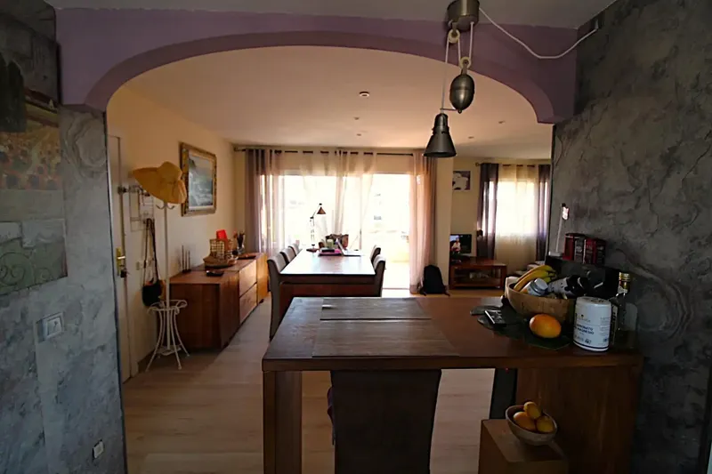 Fantastic duplex penthouse for sale in Maioris. It consists of living-dining room, equipped American kitchen and laundry room, and access to terrace with views — photo 10