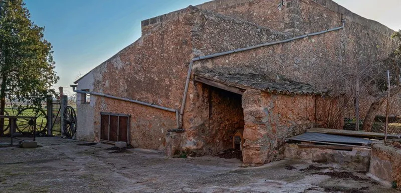 Centenary estate for sale near Palma — 1,144 m², 14 ha and 6 historic buildings — photo 6