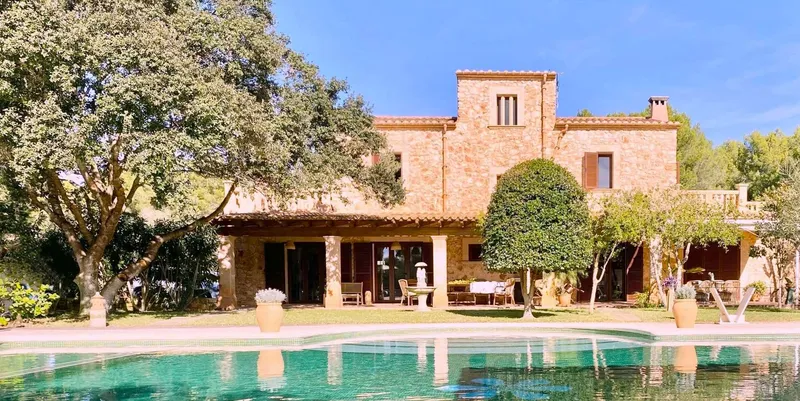 Exclusive finca with ETV rental license, guest apartments and XL pool in Portocolom — photo 3