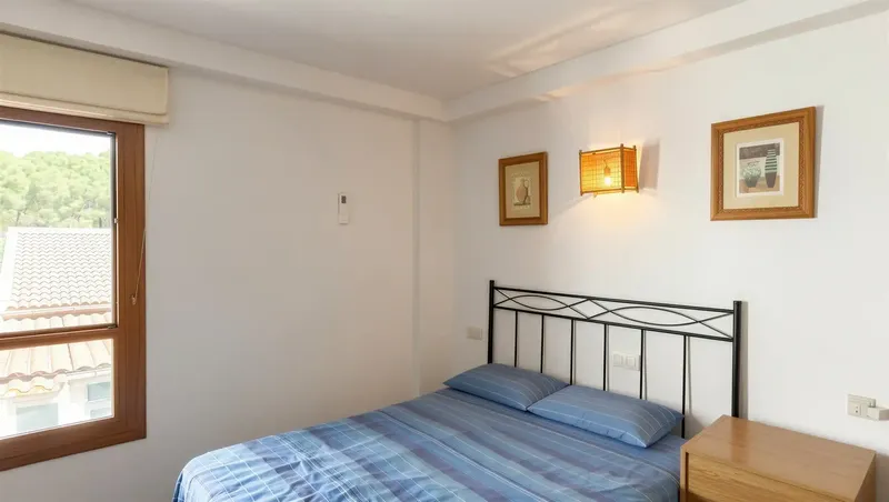 In one of the most sought-after residential areas of Playa de Palma, in the popular neighborhood of Las Maravillas, this apartment presents itself as a — photo 11