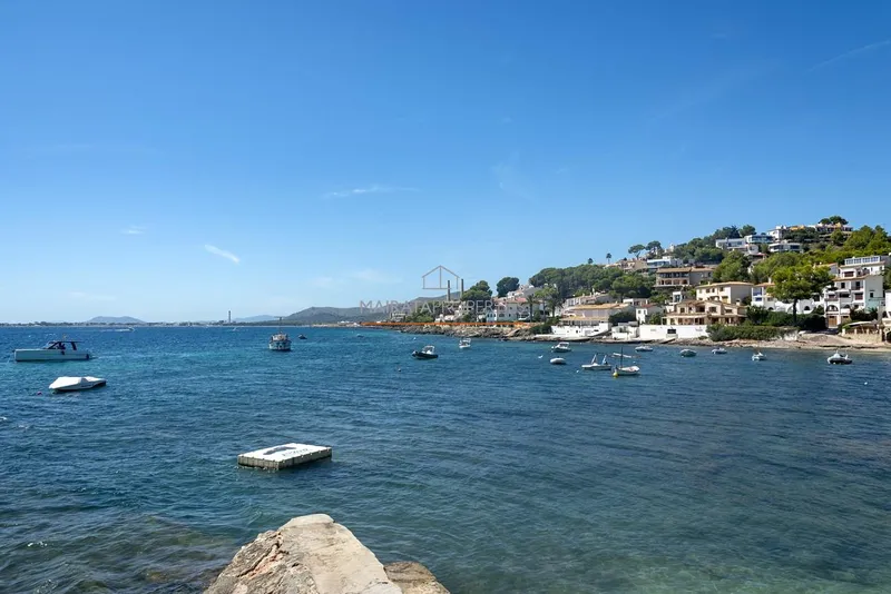 Sea front plot for sale in Alcanada, Mallorca — photo 6