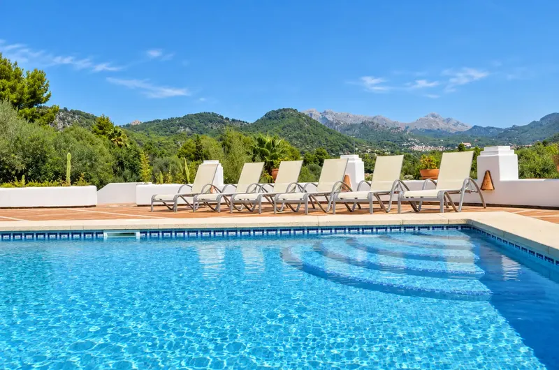 Encantadora finca de estilo tradicional mallorquín situada en un entorno tranquilo y natural, muy cerca de Puerto de Andratx, una de las zon — photo 9