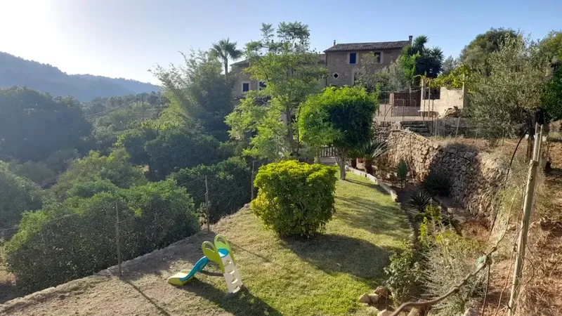 Welcome to your new home in the heart of Sóller! This house of about 200m², located on a plot of 2354m², offers a perfect combination — photo 4