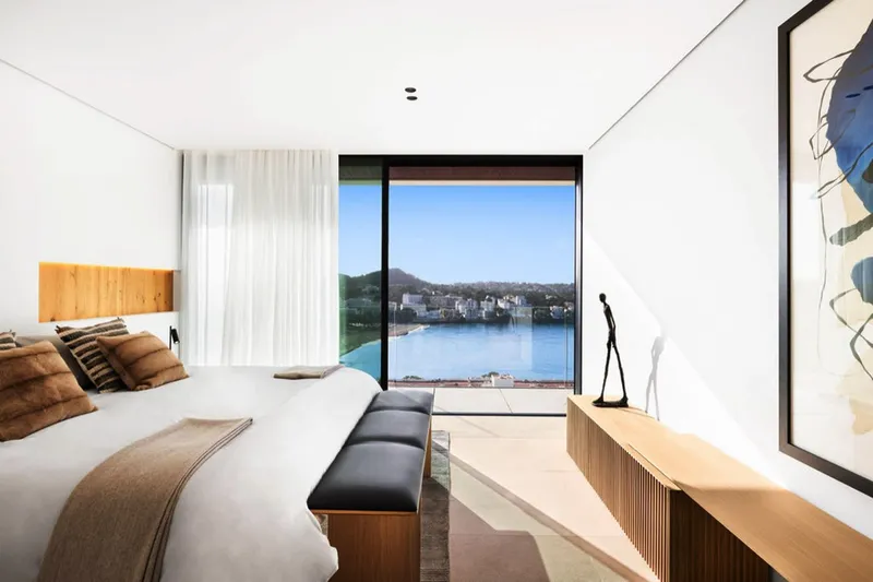 Contemporary villa with panoramic views for sale in Santa Ponsa — photo 4
