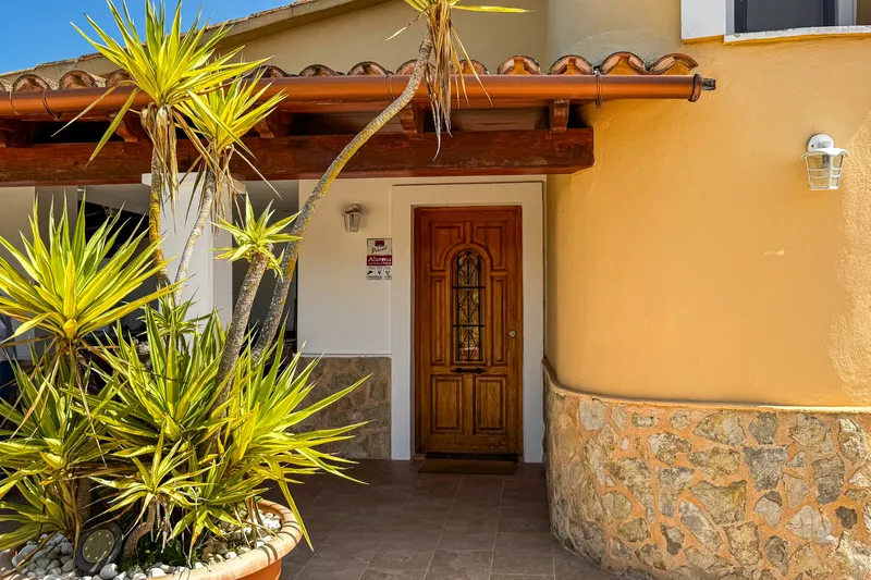 Attractive finca with guest apartment, pool, BBQ area & southwest orientation — photo 7