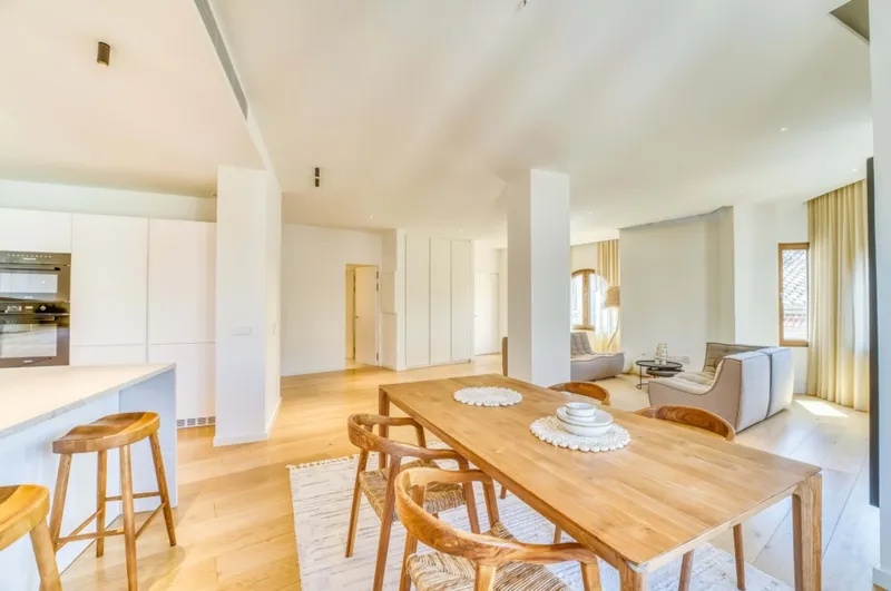 Fully renovated duplex penthouse with a private roof terrace — photo 11