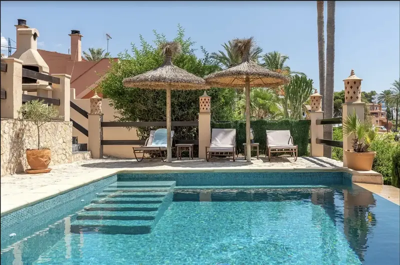 Villa in a unique location, only 5 minutes walk from the beach in Costa de la Calma. Living area of 350m2 — photo 2