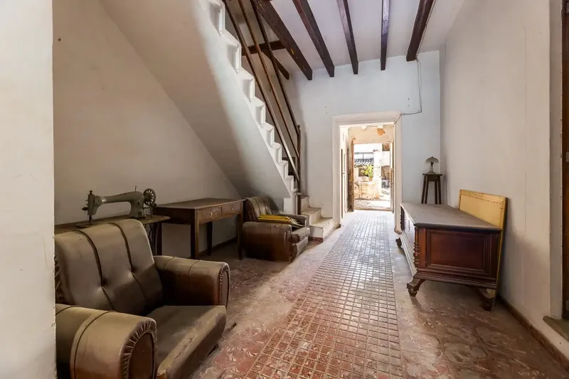 A property with character, space and many possibilities in the heart of Llucmajor — photo 1