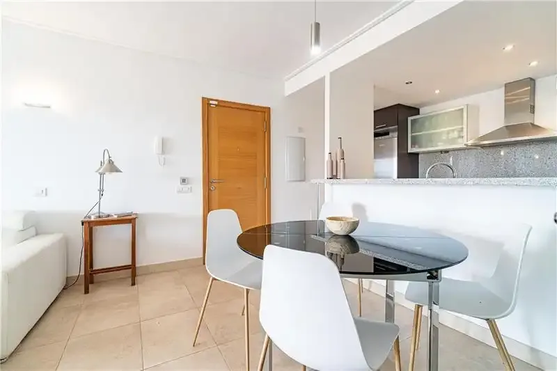 Apartment with panoramic views and communal pool — photo 6