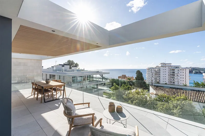 Exclusive penthouse with panoramic sea views in Cala Mayor — photo 2