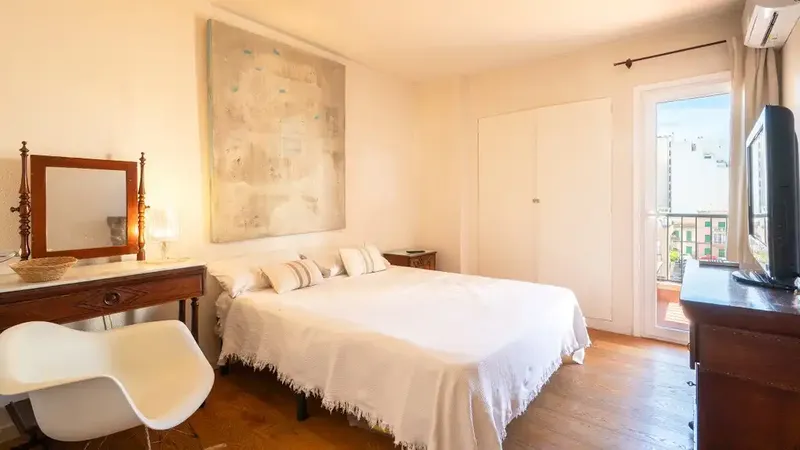 Amplio apartamento de aprox. 145 m² construidos, situado en una zona residencial céntrica y tranquila de Son Armadans, a pocos minutos a pie — photo 9