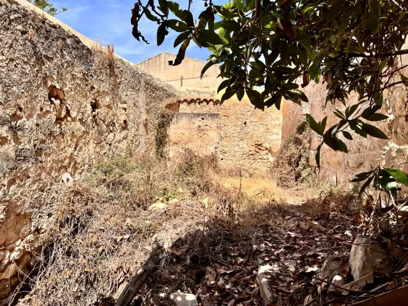 Large village house in Muro, with a large garden, the house needs renovation, 2-storey house, central. With approximately 270 m² built — photo 6