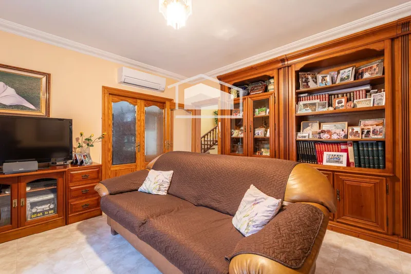 Chalet in Portocolom, with 490 m2, 4 bedrooms, 2 bathrooms and pool — photo 10