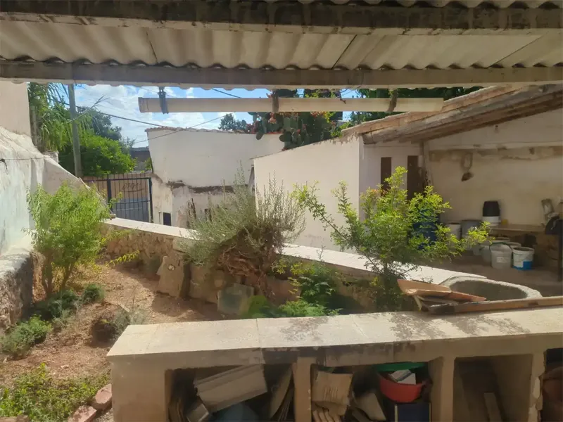 Casa en la vileta (Palma) de más de 100 años. A reformar íntegramente. Se distribuye en dos plantas. En la parte inferior, antiguo bar, cons — photo 10