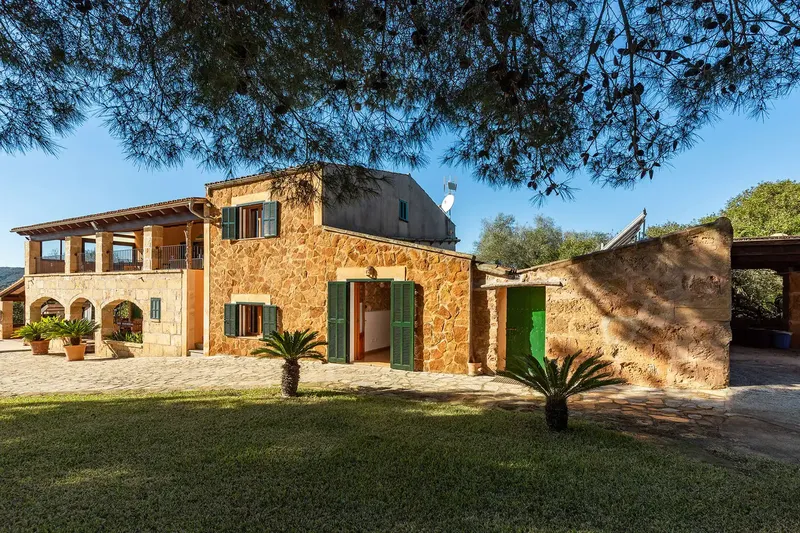 These two estates offer a unique opportunity for investors or families seeking an idyllic property with a rental license in Mallorca — photo 9