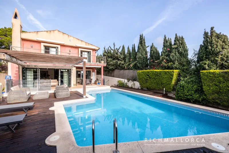 Bright family home with pool for sale in the prestigious pine area of Bonanova — photo 2