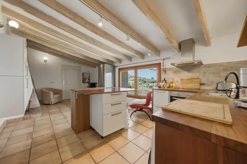 Charming rustic finca with tourist license (ETV) for up to 9 people, located in an idyllic and quiet setting in Son Macià. Surrounded — photo 5