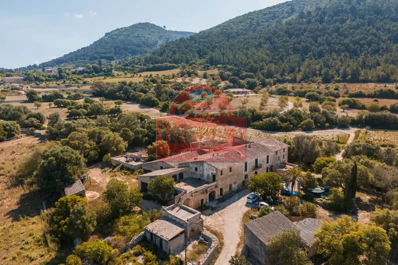 In the heart of the municipality of Algaida stands this emblematic 16th-century Mallorcan possession, considered a heritage of the — photo 10