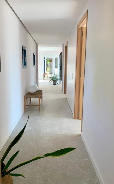 Elegant, Light Flooded, Newly Built Modern Country Home — photo 8