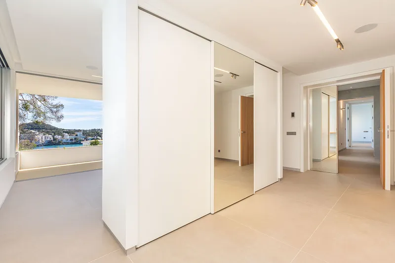 Spectacular villa in an elevated panoramic location — photo 10