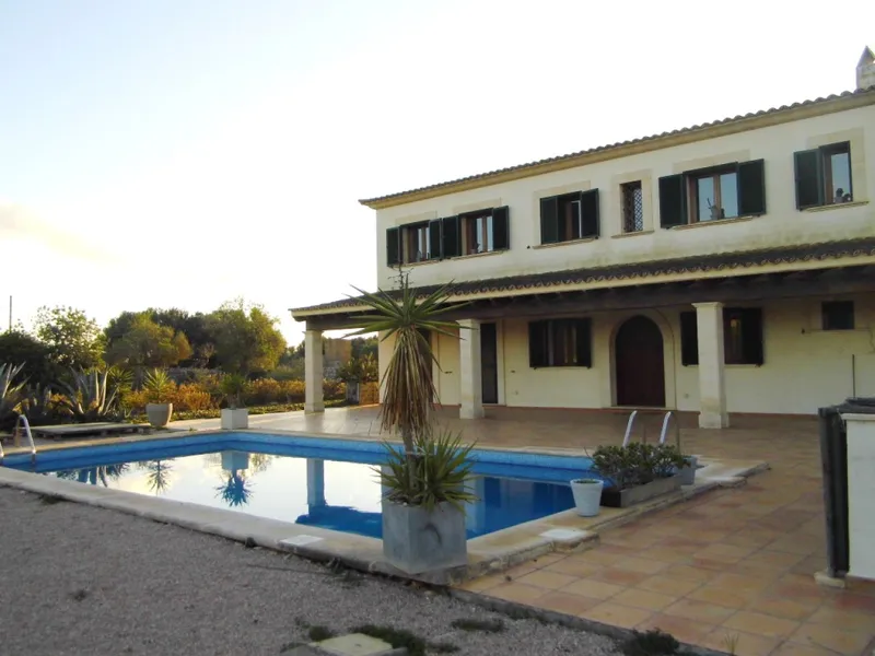 Enormous, fully renovated finca with all extras near Es Llombards and Santanyi -- F 127 VK — photo 11