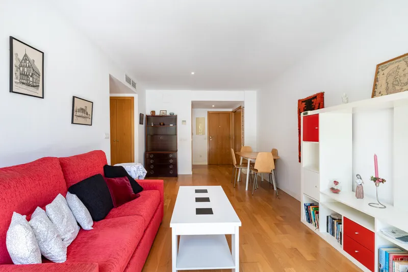 Exceptional Ground-Floor One-Bedroom Apartment with Large Terrace, Parking and Private Garden — photo 5
