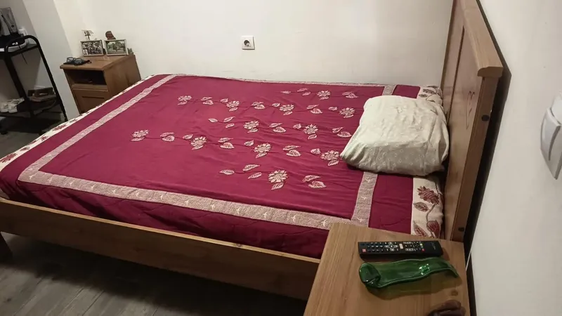 The main dwelling has 2 bedrooms, living-dining room, small living room and 1 bathroom, completely new kitchen, large pantry, terrace of 84 m — photo 11
