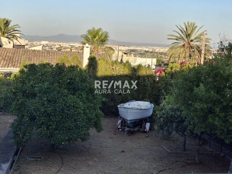 Urban plot in the residential area of Son Roqueta — photo 1