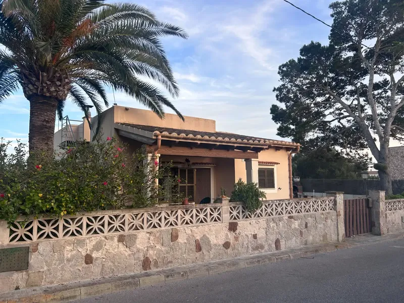 Se alquila casa chalet en la zona de Cala Llombards con 3 dormitorios más 1 baño completo. Parcela de unos 300m2 con una vivienda de 90m2 en — photo 8