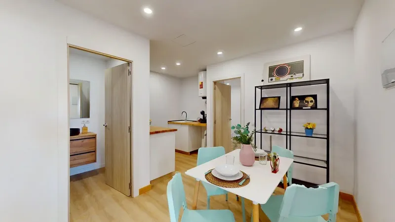 Discover this bright, fully renovated home in a quiet residential area of Magaluf, away from the noise and nightlife — photo 3