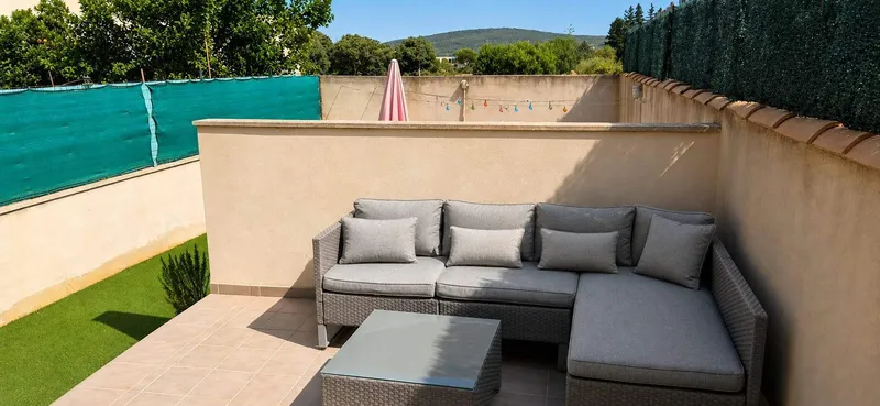 77m² ground-floor apartment with 3 bedrooms, terrace & private garden for sale — photo 1